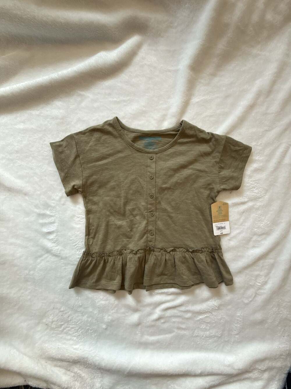 Thereabouts brand
Made with reprieve recycled materials 
Youth small 7/8
Olive g